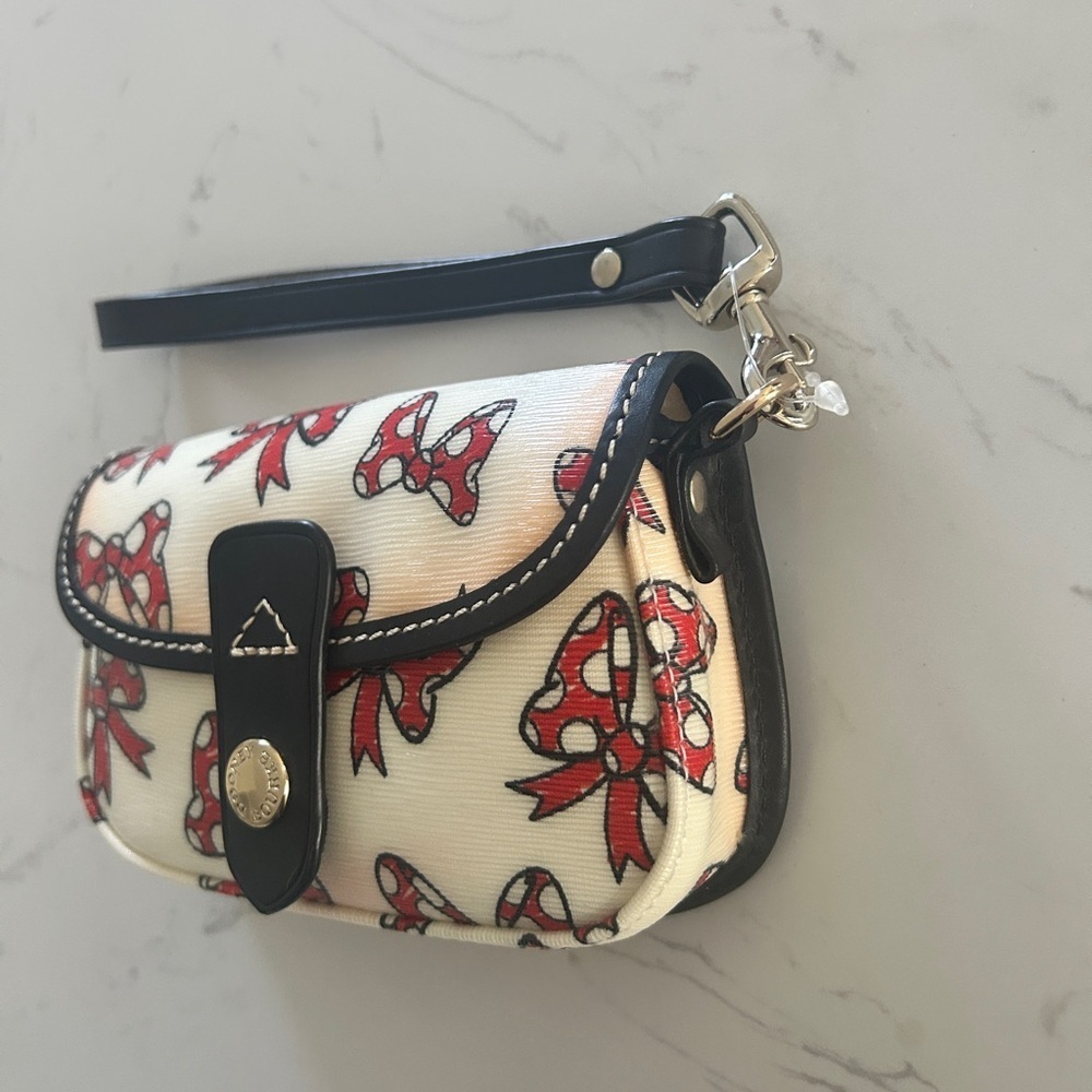 Dooney & Bourke Minnie Bow Wristlet – Polka Dot Red Bows, Coated Canvas- EUC - Picture 4 of 13